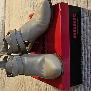 Dollhouse Ankle Boots in Gray, Size 9